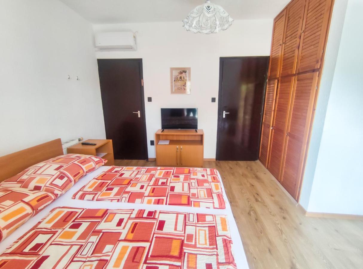 Viktoria Panzio Zamardi Hotel Buitenkant foto