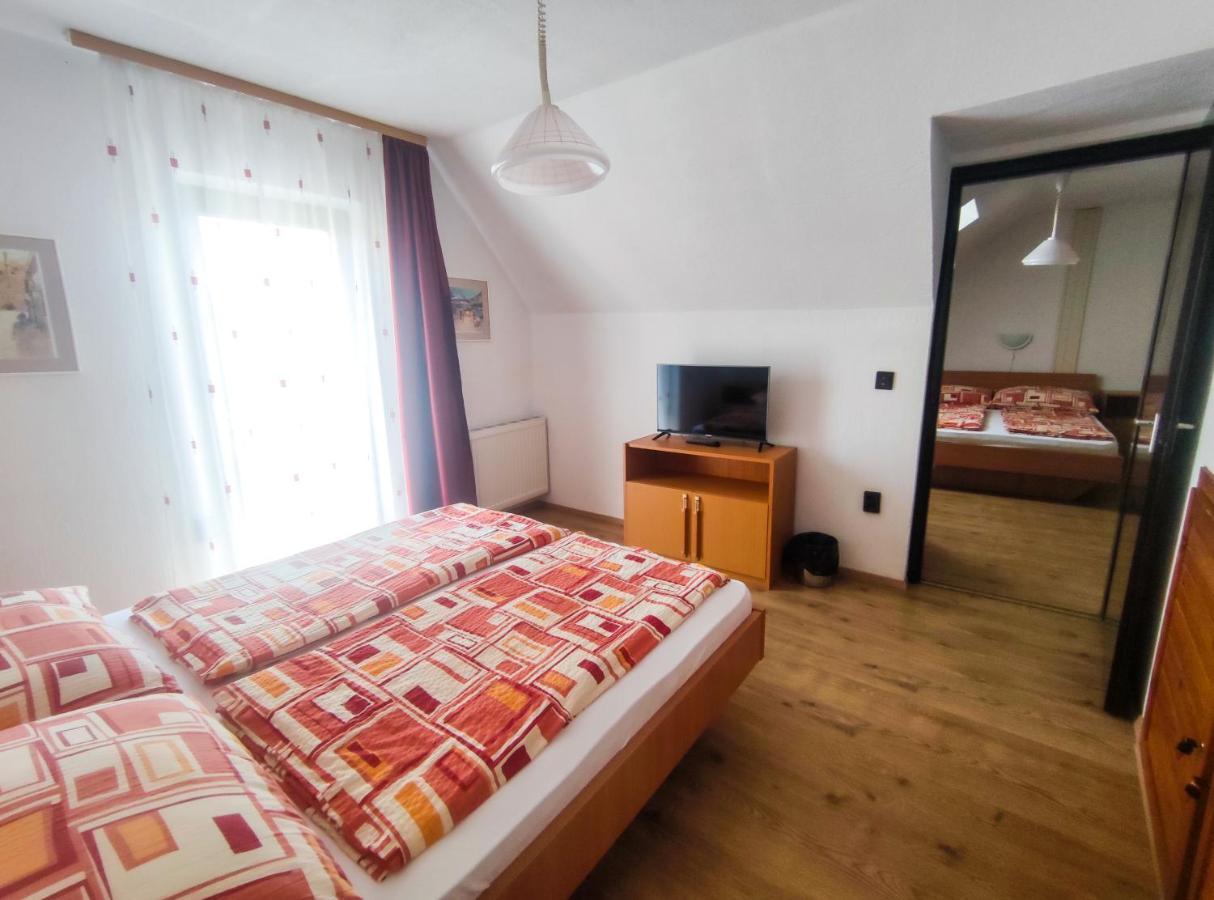 Viktoria Panzio Zamardi Hotel Buitenkant foto