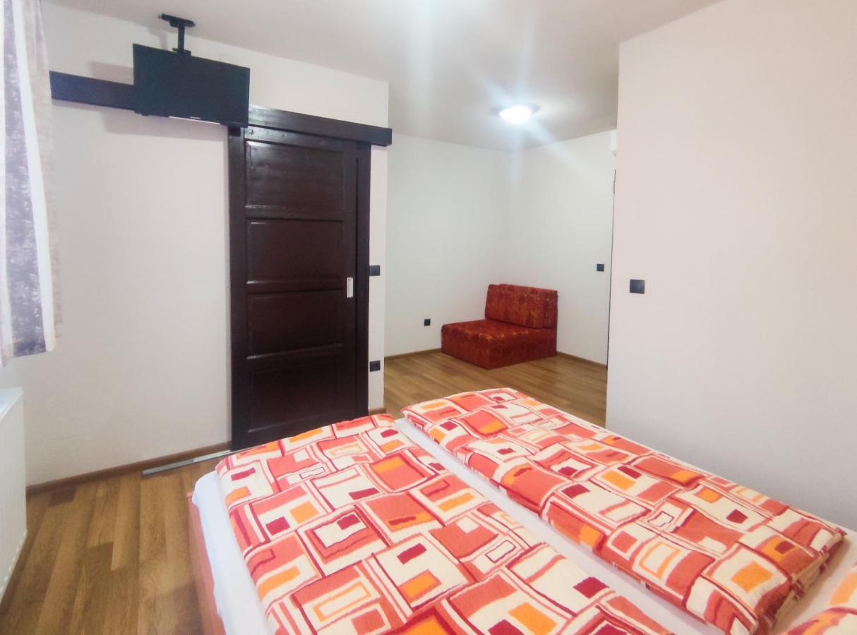 Viktoria Panzio Zamardi Hotel Buitenkant foto