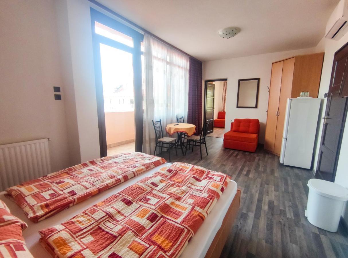 Viktoria Panzio Zamardi Hotel Buitenkant foto