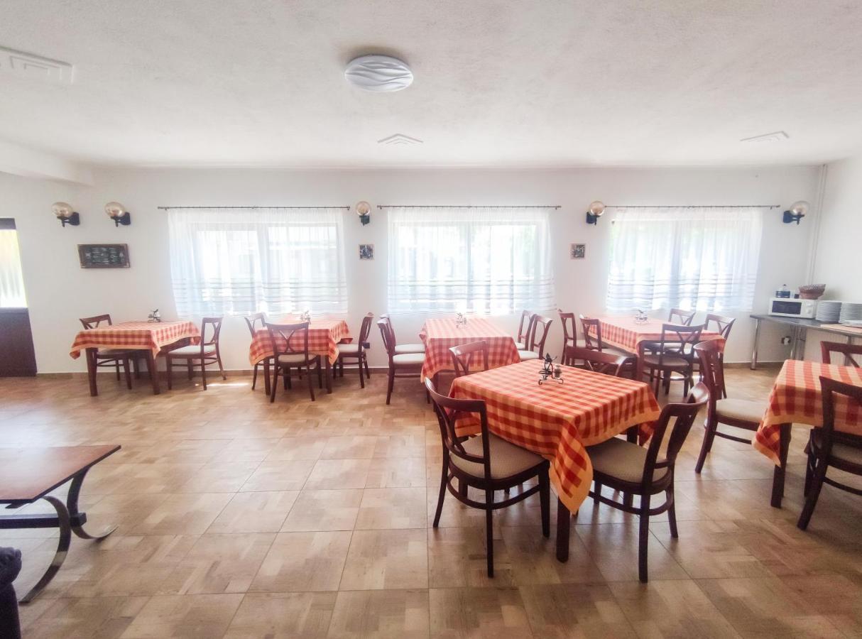 Viktoria Panzio Zamardi Hotel Buitenkant foto