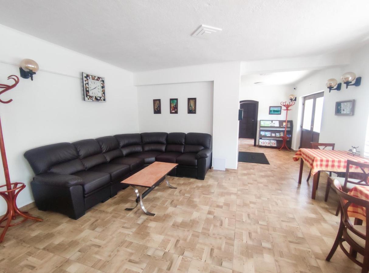 Viktoria Panzio Zamardi Hotel Buitenkant foto