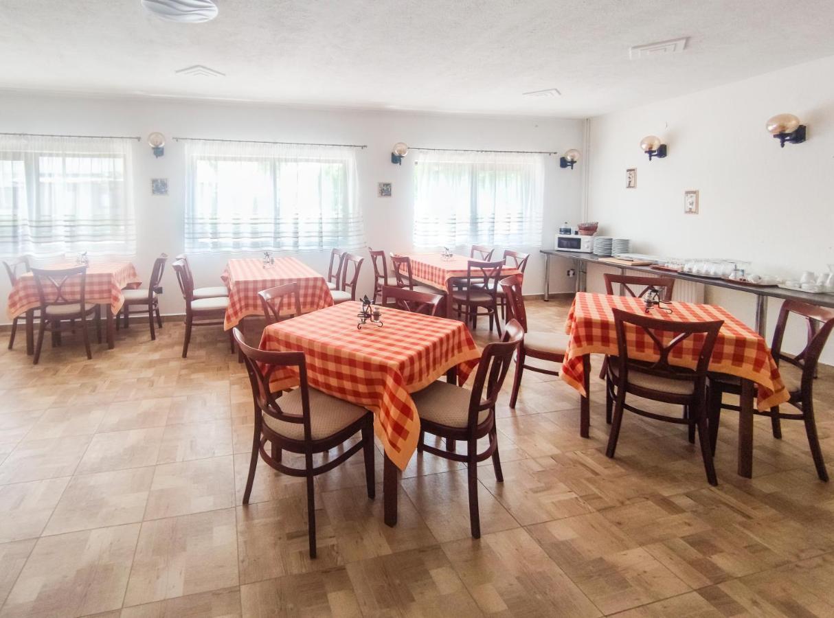 Viktoria Panzio Zamardi Hotel Buitenkant foto