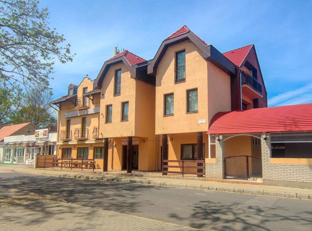 Viktoria Panzio Zamardi Hotel Buitenkant foto